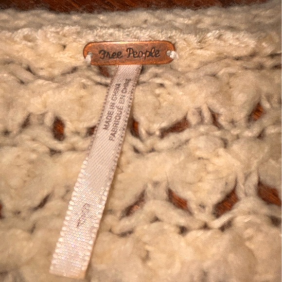 Free People knitted sweater in cream. Size small women’s - Picture 3 of 7